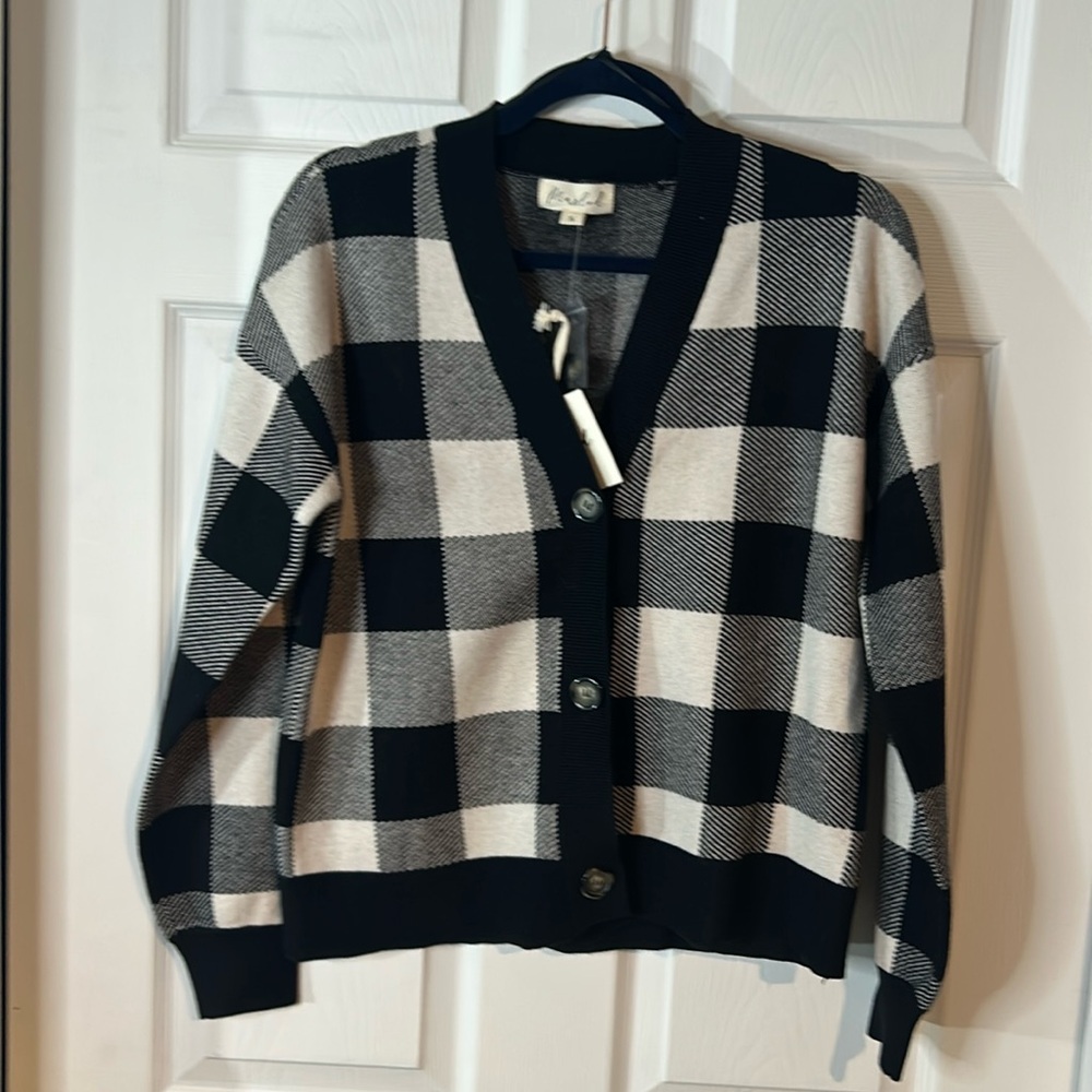 NWT Ladies size smalll cream and black checkered V-neck Cardigan by Marled